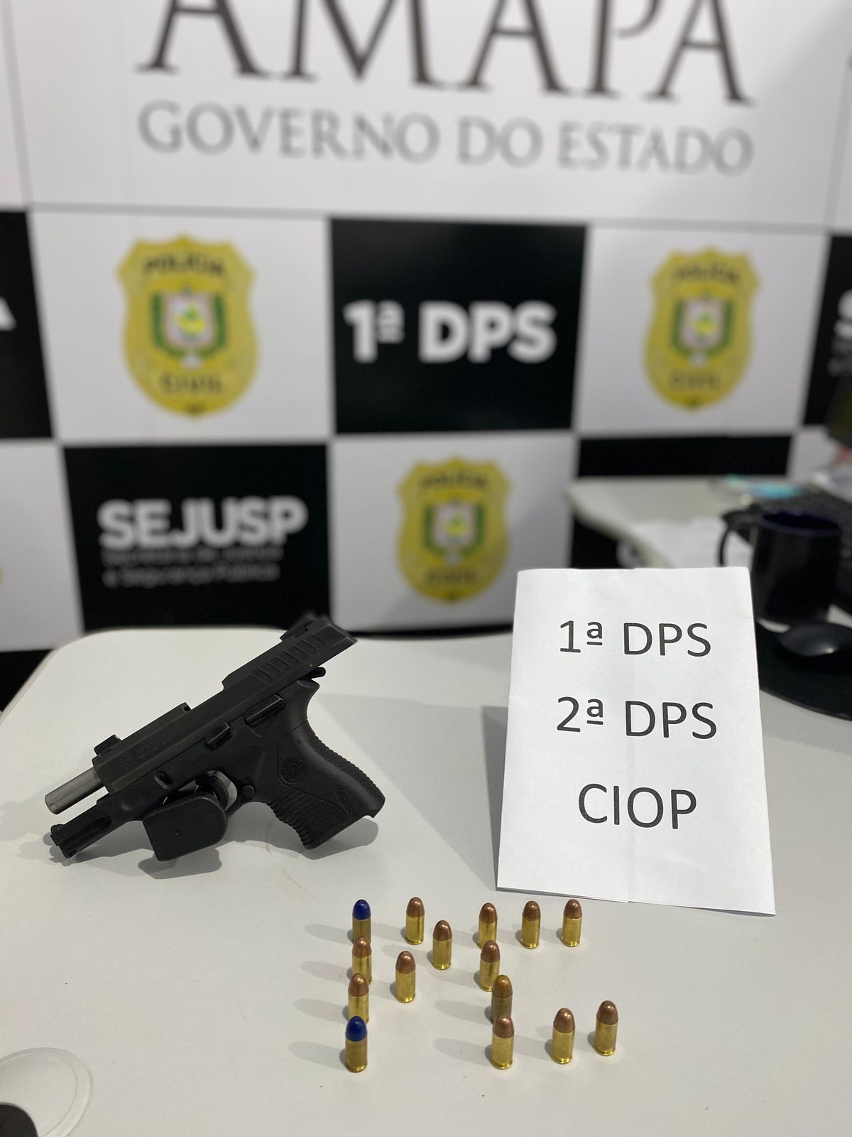 EM SANTANA, POLÍCIA CIVIL APREENDE ADOLESCENTE EM FLAGRANTE, UMA ARMA DE FOGO E 15 MUNIÇÕES